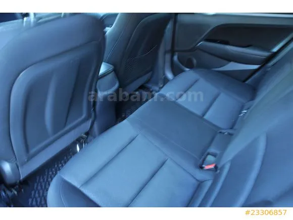 Hyundai Elantra 1.6 CRDi Elite Image 10